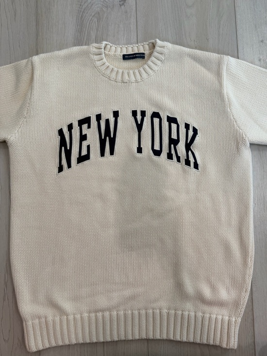 Brandy Melville Sweaters - Brandy Melville New York Oversized Knit Sweater